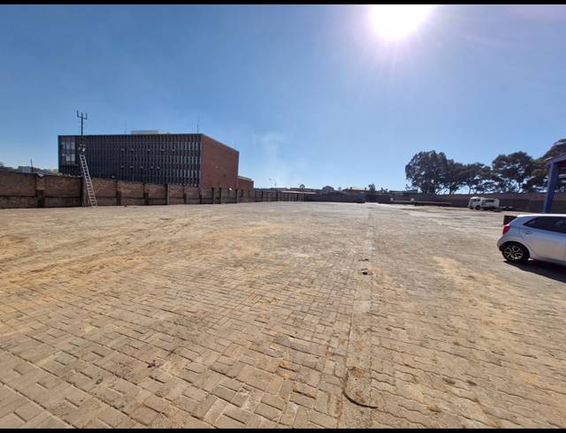 12,000M² WAREHOUSE TO LET IN GERMISTON CENTRAL